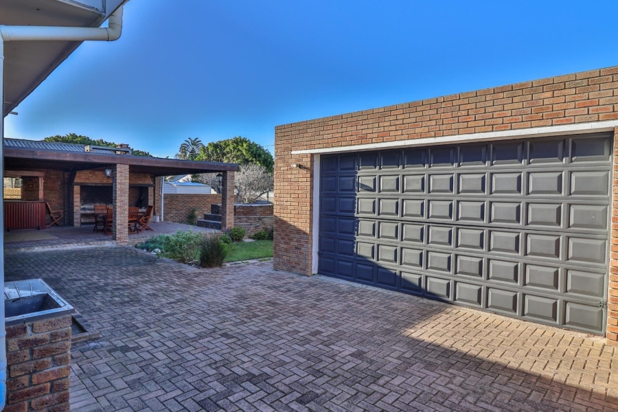 3 Bedroom Property for Sale in Franskraal Western Cape